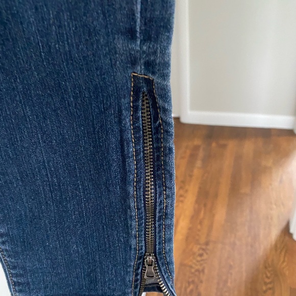 Gently used Paige Verdigo Ankle Zip Jeans-27 - Picture 6 of 12